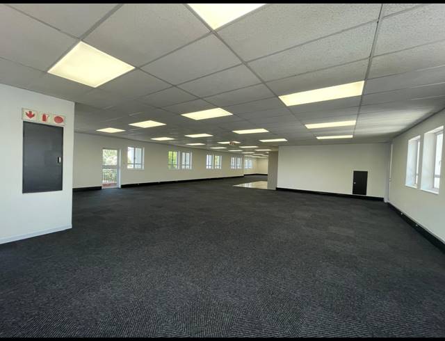 377M² OFFICE TO LET IN BRYANSTON